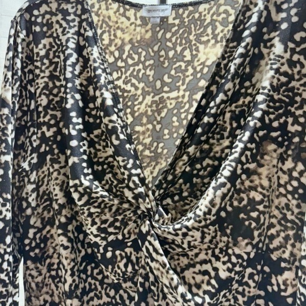 Avenue Women Plus 18/20 Animal Print Brown Cream Twist V Neck 3/4 Sleeve Tunic - Picture 4 of 11